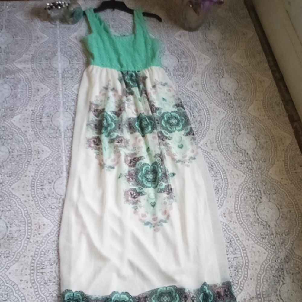 Lily Rose XS Maxi Dress - Picture 15 of 16